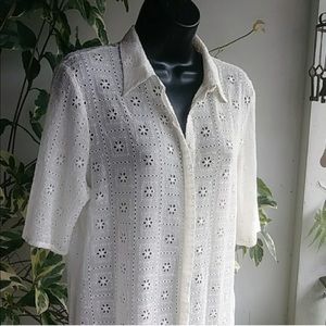 ❌SOLD❌ Zara Spring/Summer White Eyelet Blouse